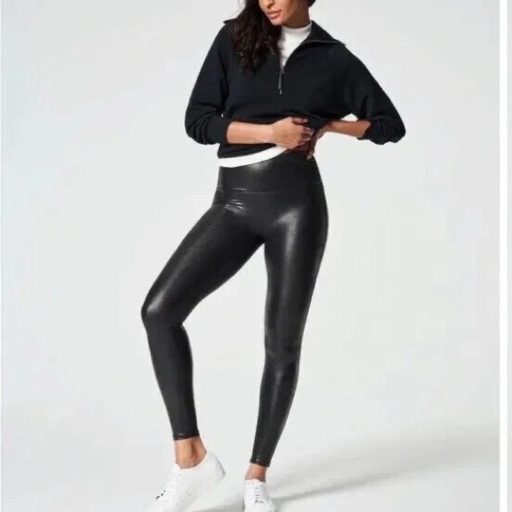 Spanx Faux Leather Black Leggings Petite Fit sz LP